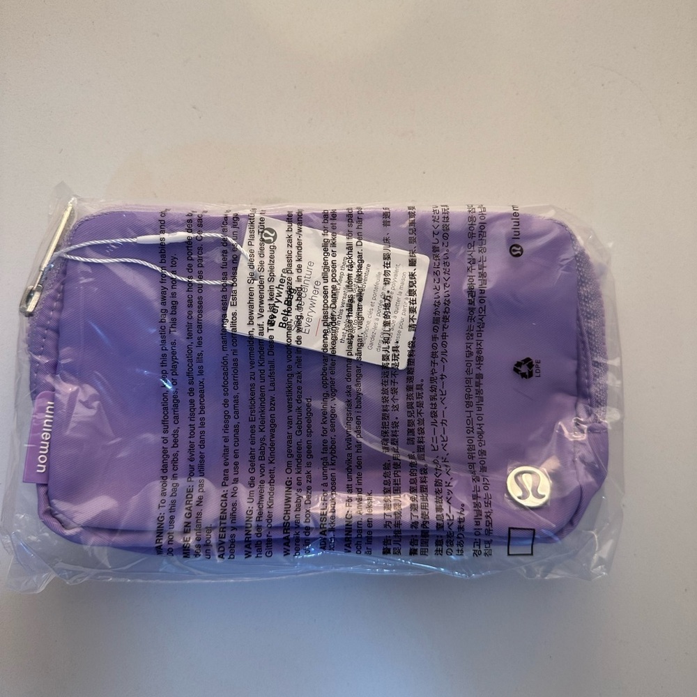lululemon everywhere belt bag 1l Brand new with tag.